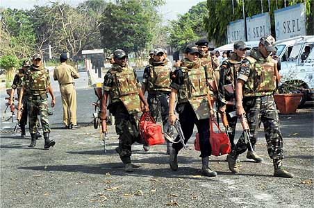 Naxal attacks raise 'red' alert ahead of polls