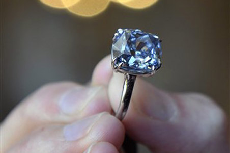 Rare blue diamond auctioned for $8.4 million