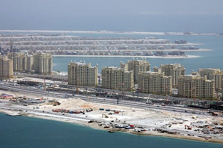 Qatar begins issuing residence visas