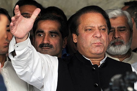 Sharif popular that Zardari in Pak: Poll