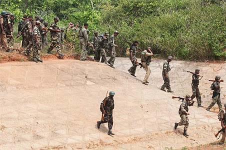 Maoists flee Lalgarh