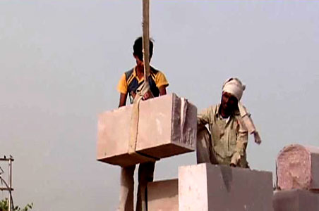 Mayawati's pillars irk Noida residents