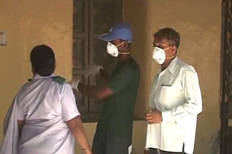 Swine flu patient roams free 