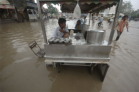 850 families moved to safer places in rain-hit Gujarat