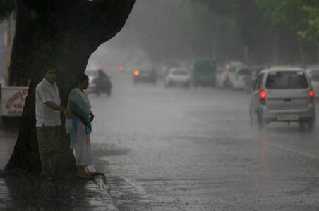 Rain brings respite to Delhiites; temperature dips