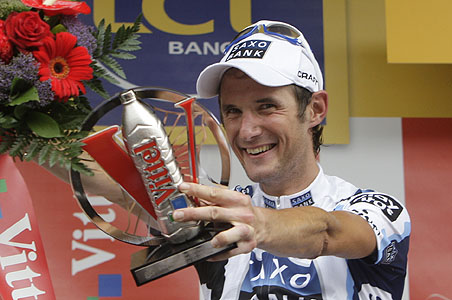 Frank Schleck wins 17th Tour stage