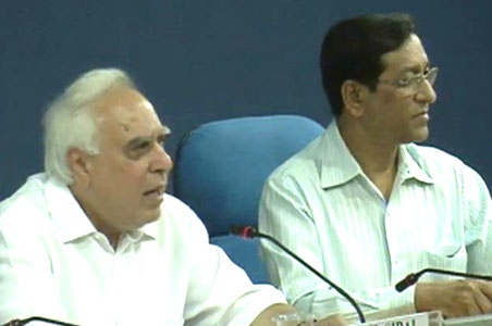 Sibal wants uniform core curriculum for Maths and Science