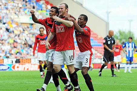 Man United recovers with 5-0 win at Wigan