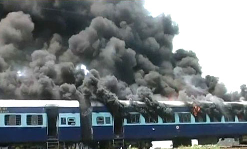 Mob attacks 2 trains in Bihar