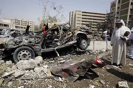 Series of blasts in Baghdad kill 75, injure 400