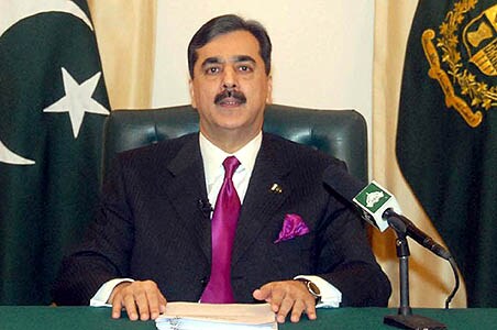 Pak ready to discuss all issues with India: Gilani