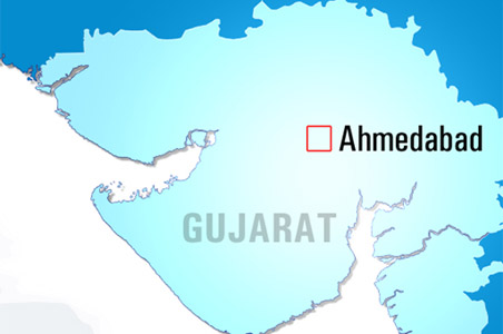 Key fake currency operative held in Gujarat