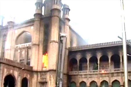 Andhra: Fire in high court, library gutted