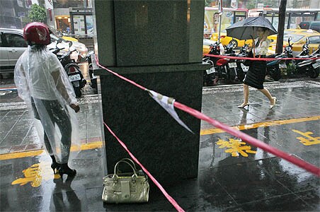 Typhoon Morakot creates havoc in Taiwan