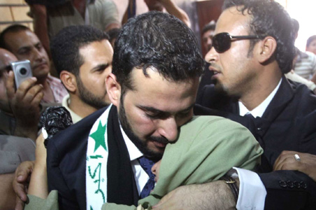 Iraq shoe thrower released from jail