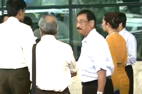 13,000 passengers grounded