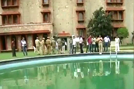 Two Delhi youth drown at Jaipur pool
