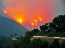 US: Wildfire burns at least 200 acres, 30 homes evacuated US: Wildfire burns at least 200 acres, 30 homes evacuated