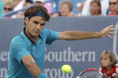 Federer win gives Switzerland 2-0 lead over Italy