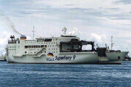 Philippines ferry mishap: 5 killed, 900 rescued