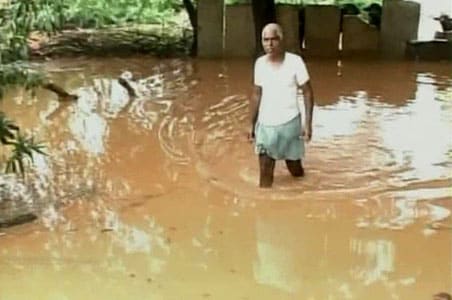 Heavy rain leaves Andhra towns flooded