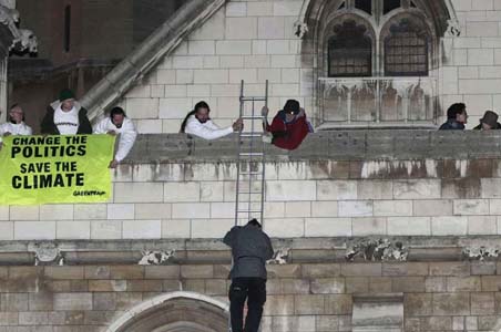 Greenpeace activists arrested after unique protest