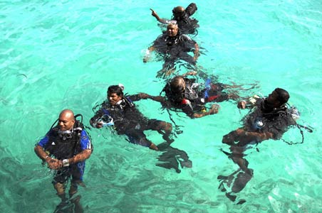 Maldives Cabinet's underwater meet