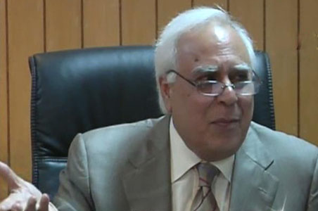 Kapil Sibal, IIT council to discuss pay