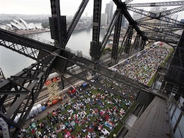 Sydney Harbor Bridge becomes grassy picnic ground Sydney Harbor Bridge becomes grassy picnic ground
