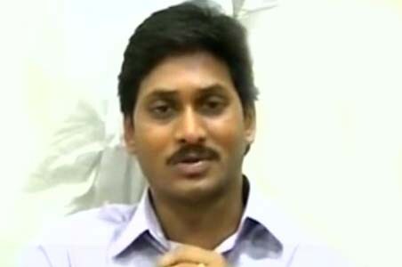 YSR junior distances himself from Reddy brothers