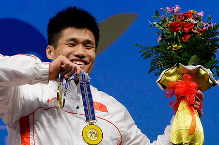 Lu Xiaojun breaks world record