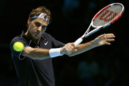 Federer loses to Davydenko at ATP finals