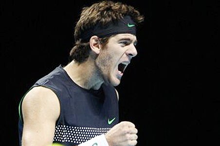 Del Potro beats Federer to reach ATP semifinals
