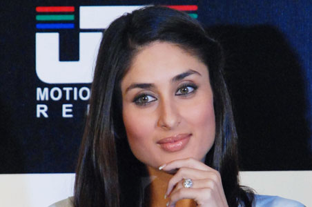 Kareena wants a good saree from Shiv Sena