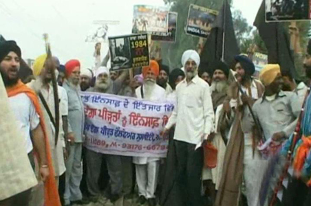 1984 riots protesters stop trains at Amritsar