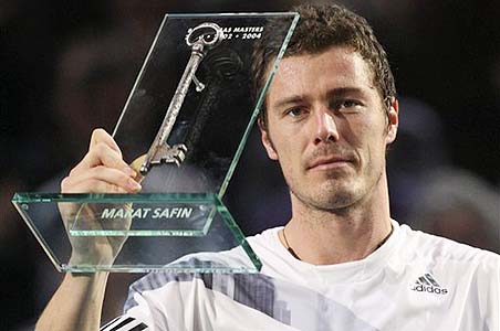 Del Potro ends Marat Safin's career in Paris