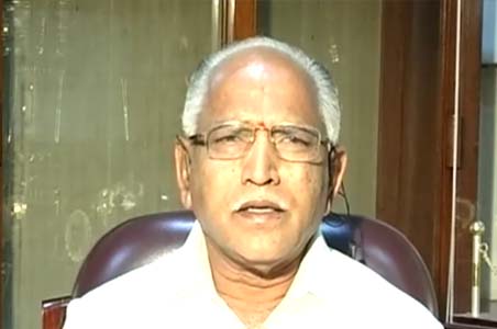 Yeddyurappa meets Karnataka rebel camp