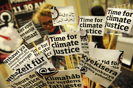 Climate summit: Uproar over leaked Copenhagen draft