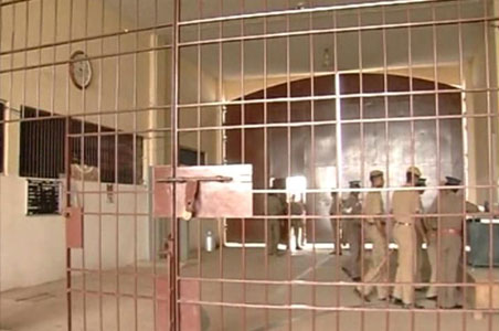 Undertrial commits suicide in jail