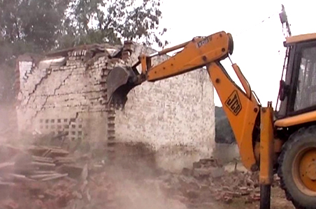 2 Cops Injured In Mob Attack During Anti-Encroachment Drive