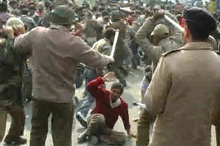 Police lathi charge daily wagers in Jammu