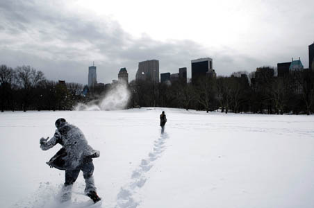 Snowstorm cripples US East Coast