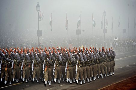 Fog veils R-Day parade from spectators