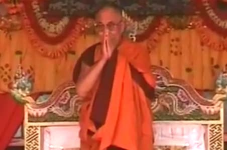 Richard Gere attends Dalai Lama's sermon