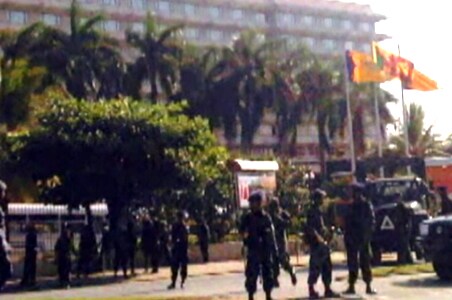 Lankan troops surround Fonseka's hotel