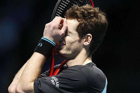 Murray advances after Australia Day fireworks