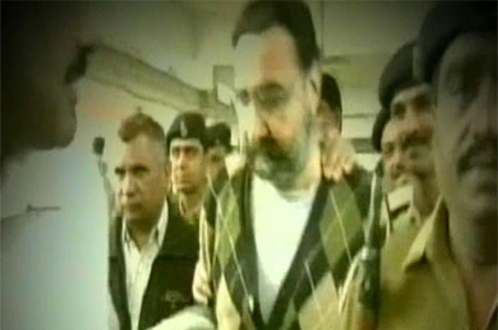 Nithari case: Court issues notice to CBI, Pandher