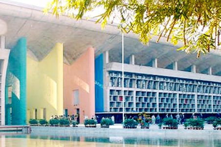 Court crackdown on top officials Court crackdown on top officials
