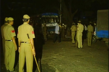 3 Pak terrorists escape en route Delhi hospital