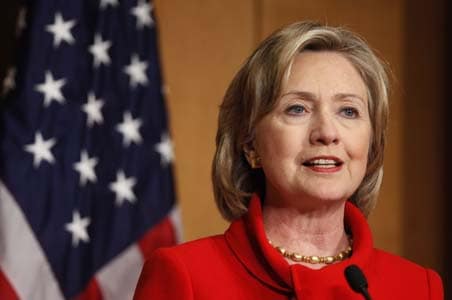 US encourages Indo-Pak talks: Hillary Clinton